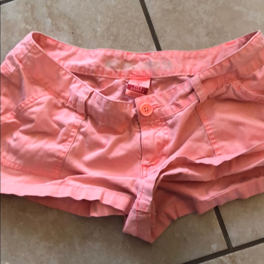 Coral Shorts - size 9